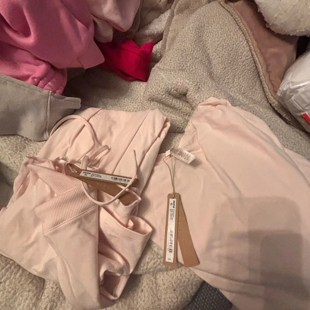 SKIMS Barely Pink Loungewear Set (BNWT) - Picture 5 of 5